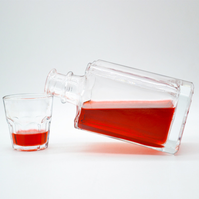 500 ml capaciteit kristalwit materiaal lege glazen fles voor wodka whisky bulk wijn