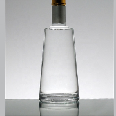 700 ml vierkant glasfles met kristalwit glasmateriaal