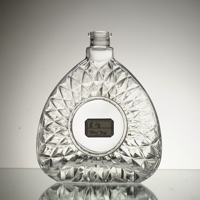 700 ml vierkant glasfles met kristalwit glasmateriaal