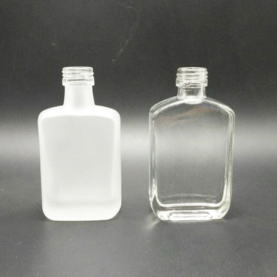 700 ml vierkant glasfles met kristalwit glasmateriaal