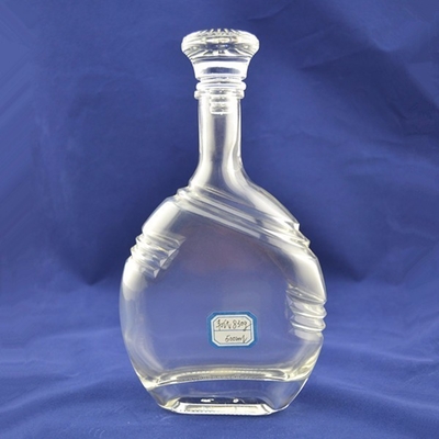 Gepersonaliseerde tequilafles met helder glasmateriaal en snelle verzendtijd 20-30 dagen
