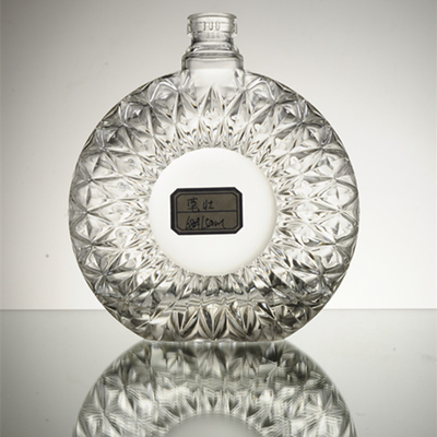 500 ml 700 ml glazen fles voor luxe drank Cork Sealing Type Super Flint Glasmateriaal