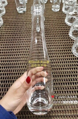 Afdrukken van klantlogo 750 ml heldere glasflessen voor drank alcohol whisky gin vodka