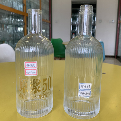 500 ml Super Flint materiaal Helder wit glas fles voor Vodka Whiskey Gin