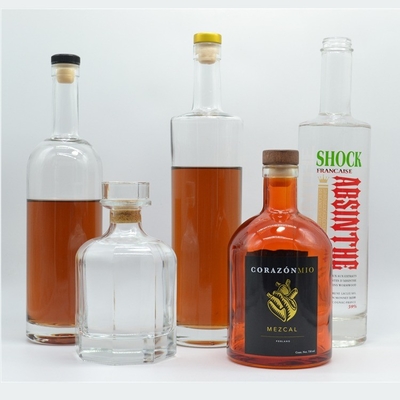 750 ml Absolute glasfles met deksel Custom Fancy Round Transparent Glass Vodka Fles