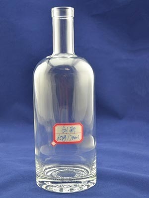Gepersonaliseerd logo Acceptabel Duidelijk wit 750 ml fles voor rum Vodka en whisky