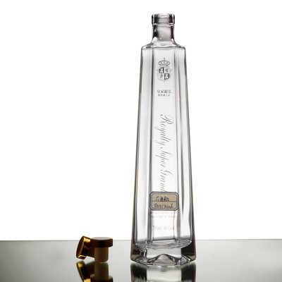 Super sieraad glasmateriaal Unieke polygon vorm Glasfles voor Spirit Gin Vodka Ideaal