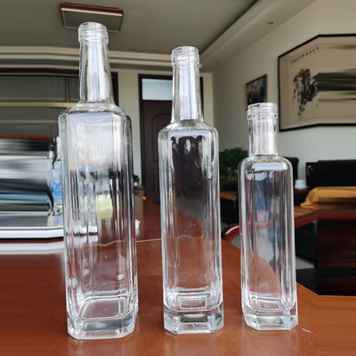 Doorzichtige lege 750 ml vodka drank glazen fles met afdichting Cork/screw/Guala