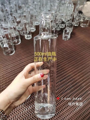 Doorzichtige lege 750 ml vodka drank glazen fles met afdichting Cork/screw/Guala