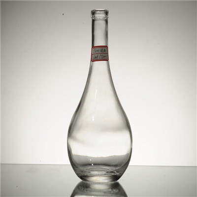 Glasfles voor wijn in waterdruppelvorm