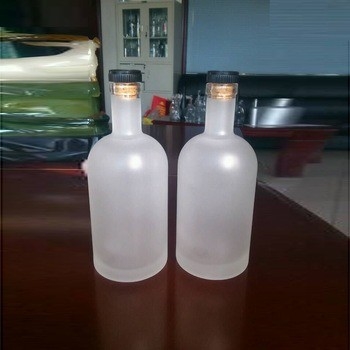 500 ml op maat gedrukt glazen kroon Royal Whisky Vodka Gin glazen flessen met kurk