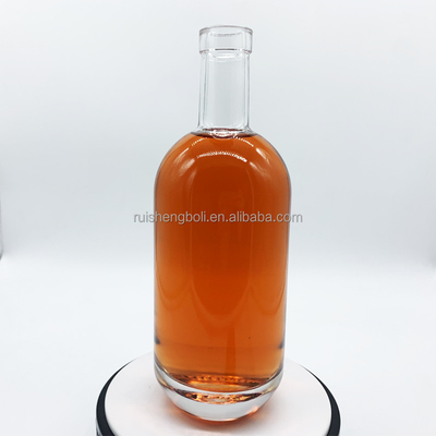 Super Flint 700 ml Spirit Glas Vodka Fles met kurk OEM/ODM Acceptabel Aanpasbaar
