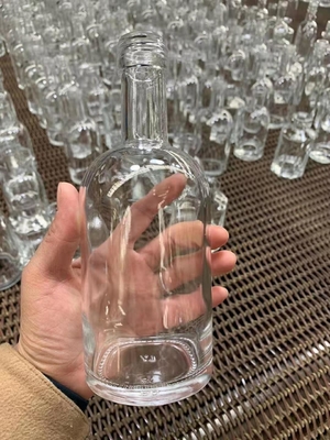Decal 700 ml 1000 ml schermdruk schroefdeksel helder en bevroren platte fles koffie glazen fles voor drank
