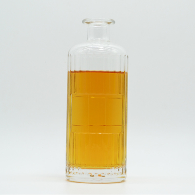 Custom Design 750 ml glazen drankfles met unieke vorm en Guala verzegeling type