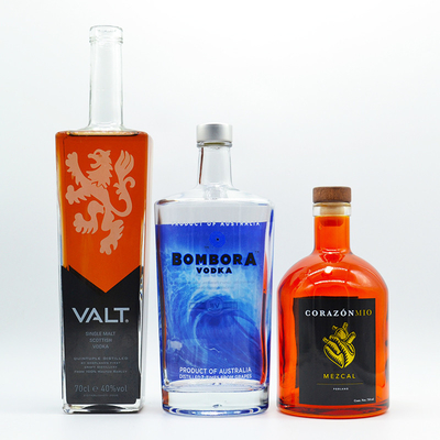 Industriële dranken Vierkante glazen fles 700 ml met decal oppervlak en mat zwart afwerking