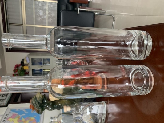 Materiaal van de kraag Super Flint Glas 750 ml Whiskey Vodka Liquor Oil Flasjes met Cork Deksel