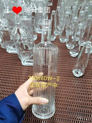 Privélabel Cylindrische lege hoge 550 ml 750 ml 780 ml 1L Decal fles voor alcohol