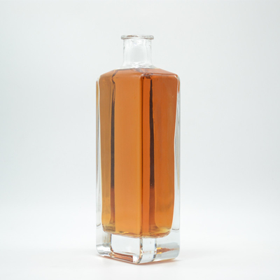 Gepersonaliseerde vierkant glazen drankfles voor gedistilleerde dranken Gin Tequila Vodka 750 ml/700 ml/500 ml
