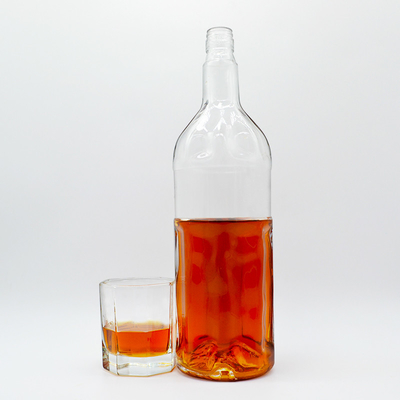 750 ml op maat gemaakt glasfles voor gedistilleerde dranken Doorzichtige onregelmatige tequilafles