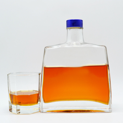 750 ml op maat gemaakt glasfles voor gedistilleerde dranken Doorzichtige onregelmatige tequilafles