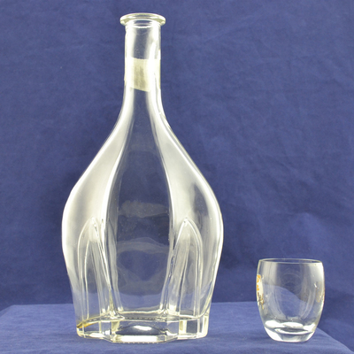 ISO14001-gecertificeerde superfluitglasflessen voor de vervaardiging van XO/brandy/whiskey/vodka