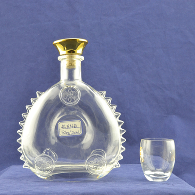 ISO14001-gecertificeerde superfluitglasflessen voor de vervaardiging van XO/brandy/whiskey/vodka