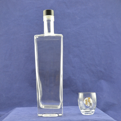 ISO14001-gecertificeerde superfluitglasflessen voor de vervaardiging van XO/brandy/whiskey/vodka