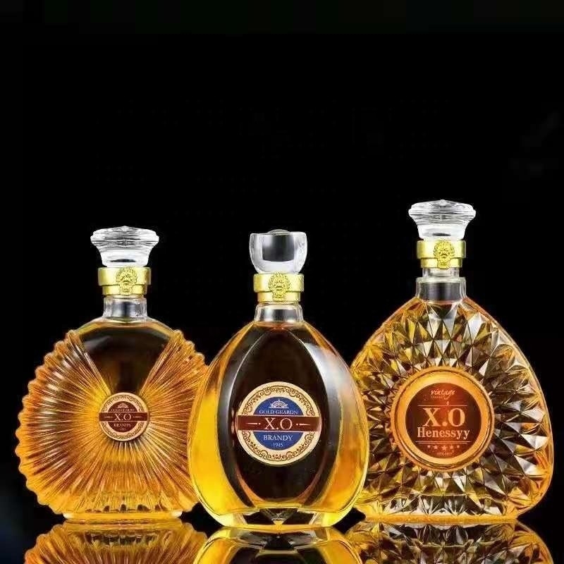 Op maat gemaakte glasfles voor schermdruk voor luxe brandy rum whisky vodka 500 750 ml