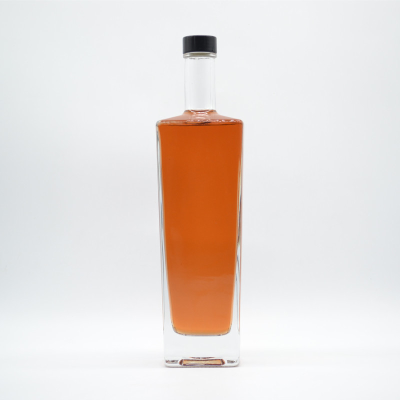 700 ml lege matte zwart vierkant ontwerp brandy alcohol vodka gin flessen met gratis monster