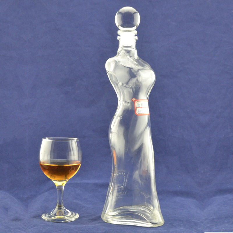 Decal oppervlakte handhaving Vodka glazen fles voor vrouwen lichaam vorm in kristalwit materiaal